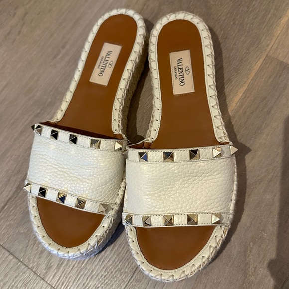 Grained Calfskin Rockstud Espadrille Flat Slide Sandals - Picture 3 of 6